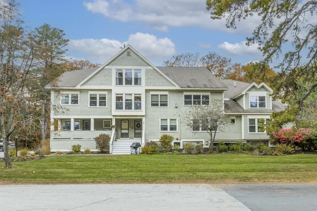 51 Woodland Road Cape Elizabeth ME 04107