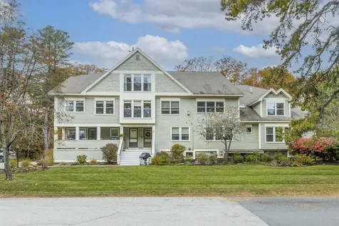 51 Woodland Road Cape Elizabeth ME 04107