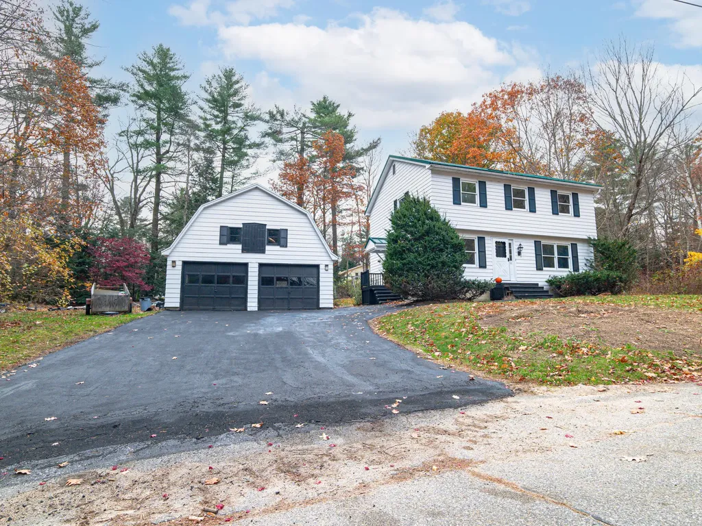 64 Roberta Street Farmingdale ME 04344