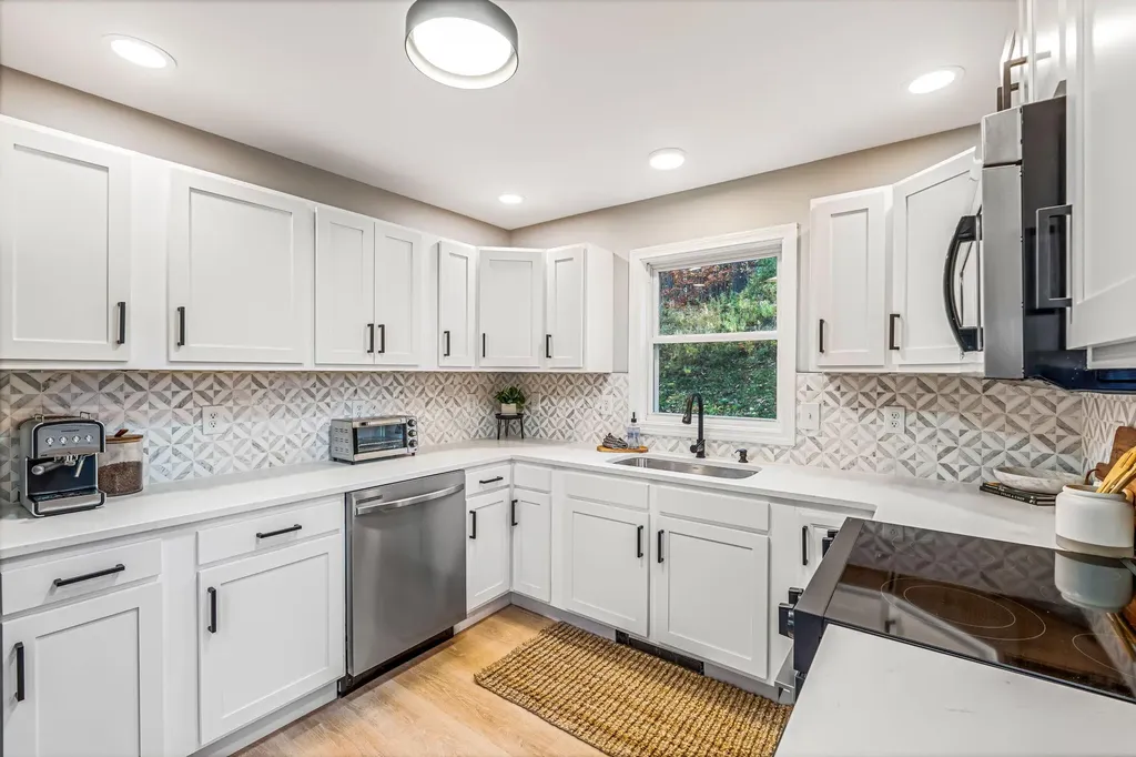 2043 Riverside Drive Auburn ME 04210