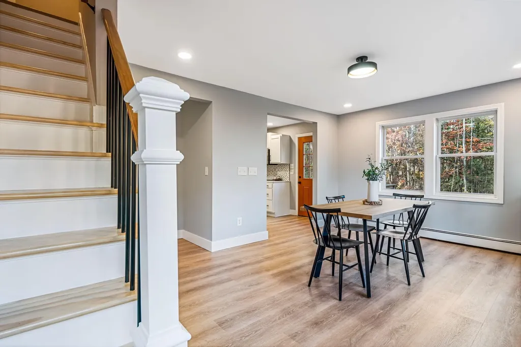 2043 Riverside Drive Auburn ME 04210