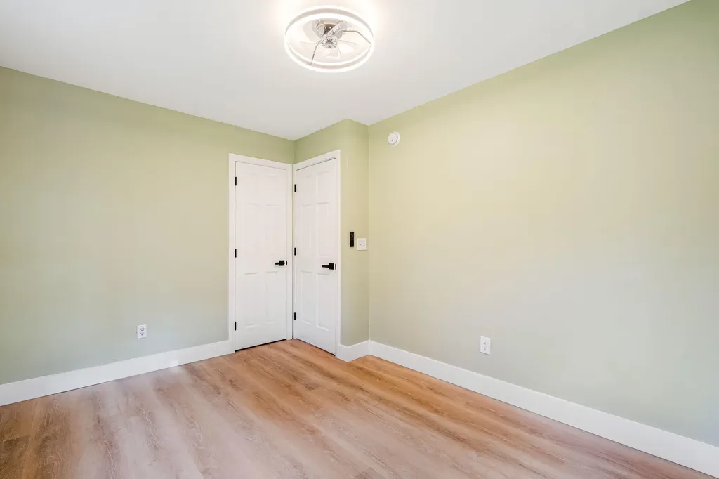 2043 Riverside Drive Auburn ME 04210