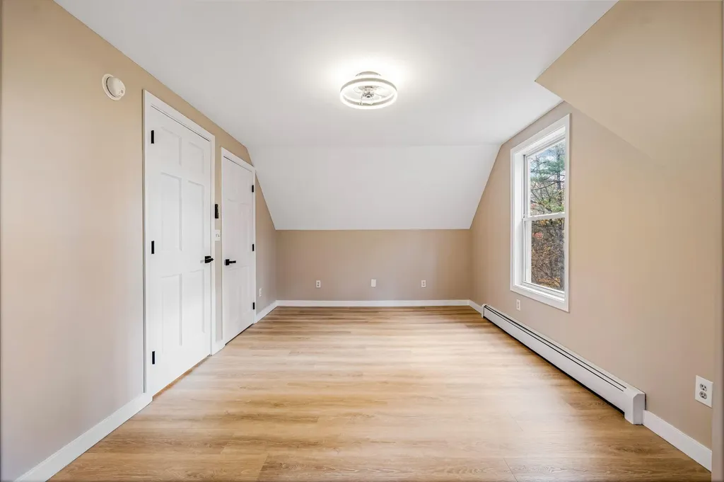 2043 Riverside Drive Auburn ME 04210