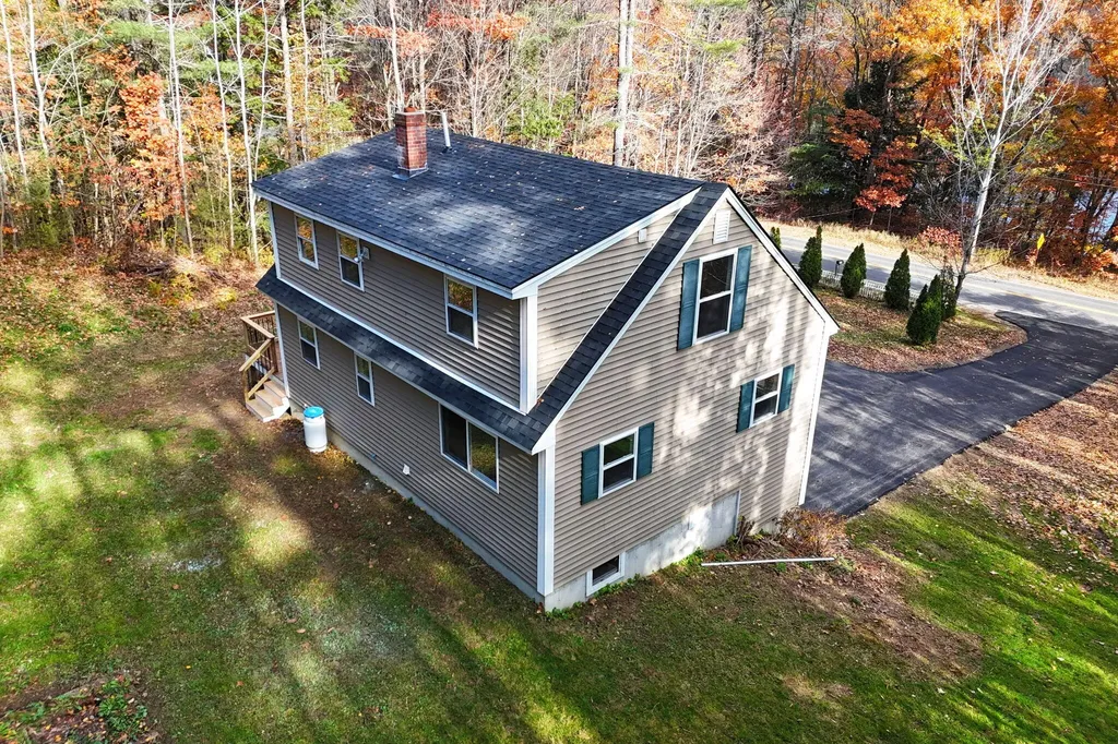 2043 Riverside Drive Auburn ME 04210