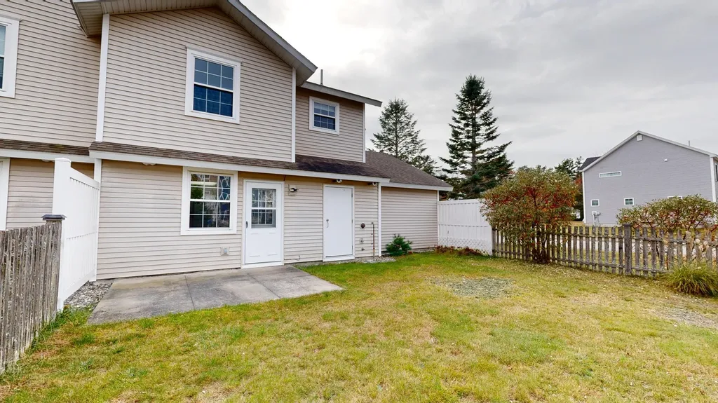 24 Forrestal Drive Brunswick ME 04011
