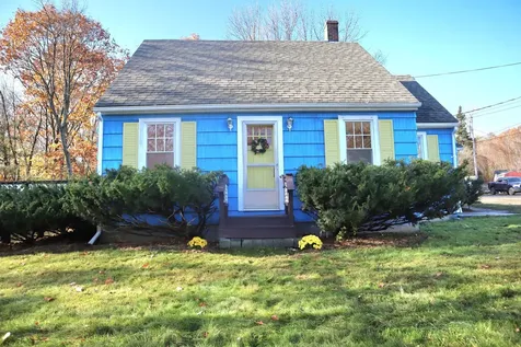 8 Peter Path Farmingdale ME 04344
