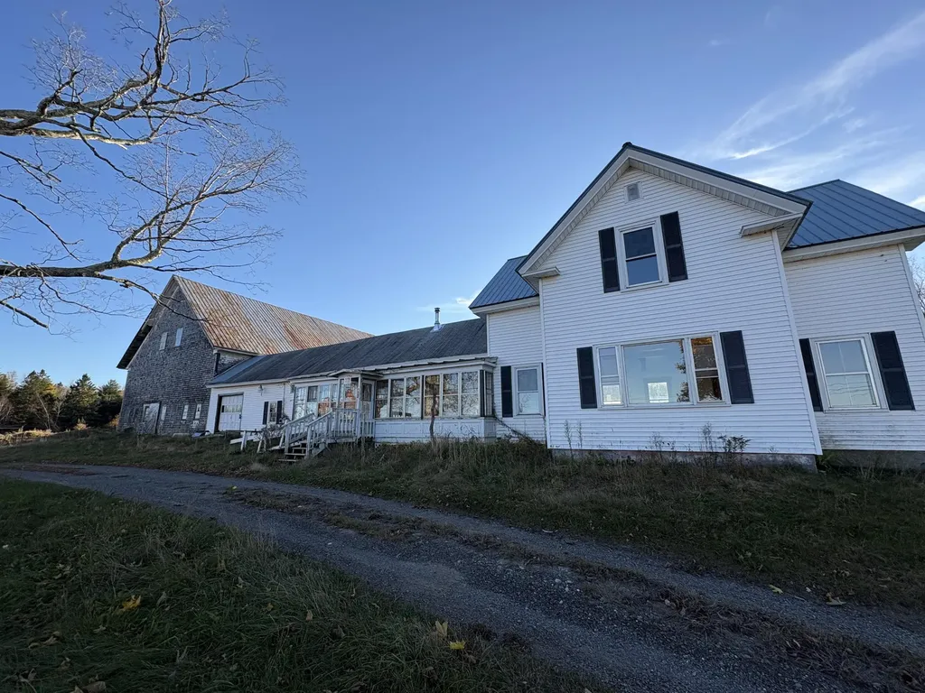 398 Estes Avenue Palmyra ME 04965