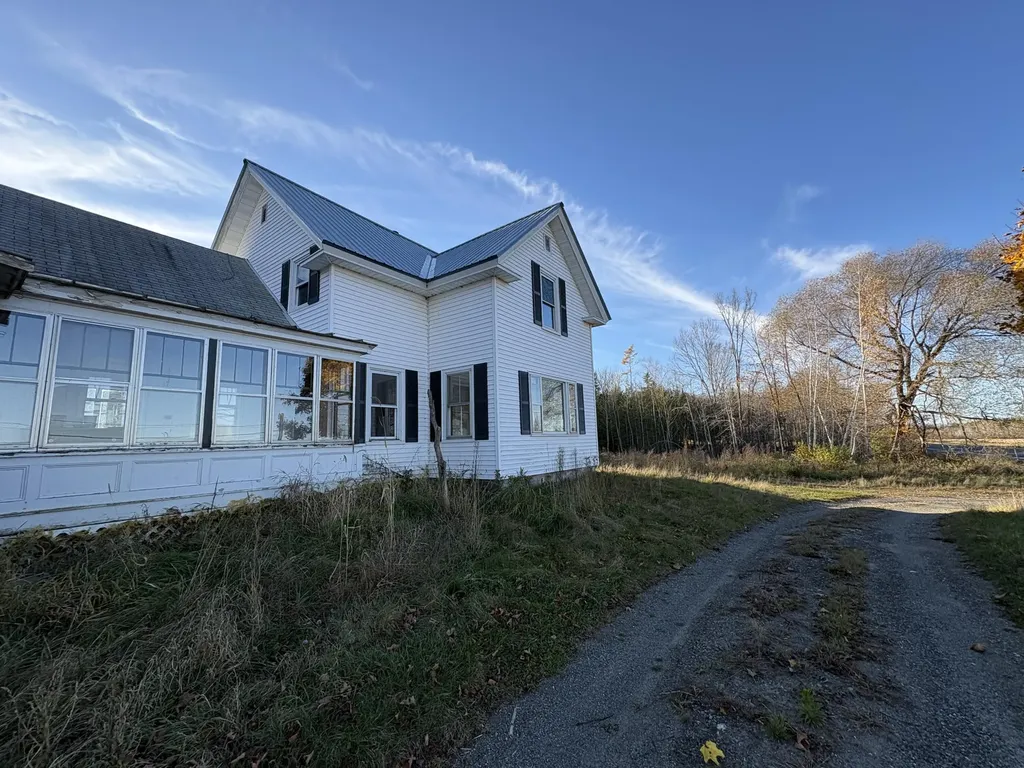 398 Estes Avenue Palmyra ME 04965