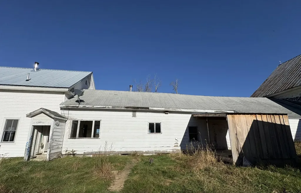 398 Estes Avenue Palmyra ME 04965
