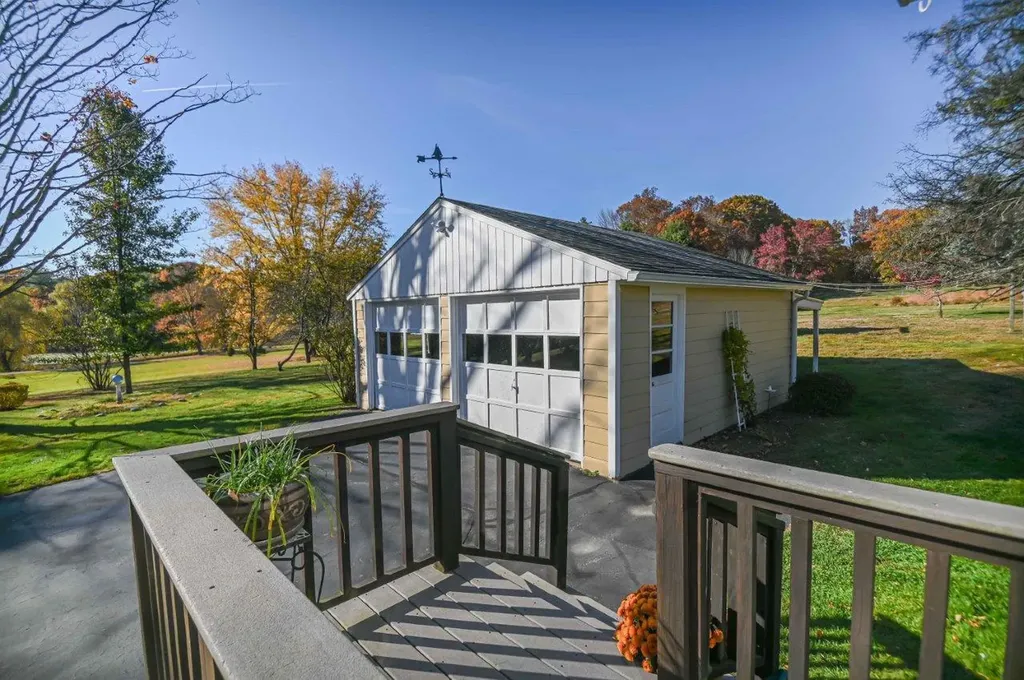 36 Governor Hill Road Eliot ME 03903