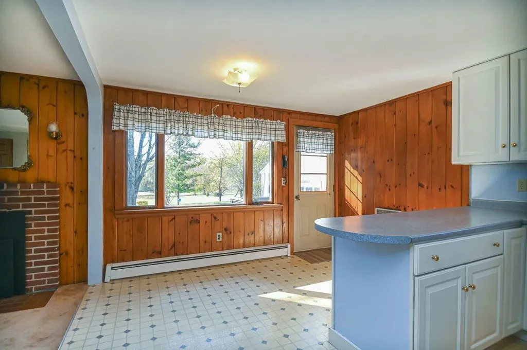36 Governor Hill Road Eliot ME 03903