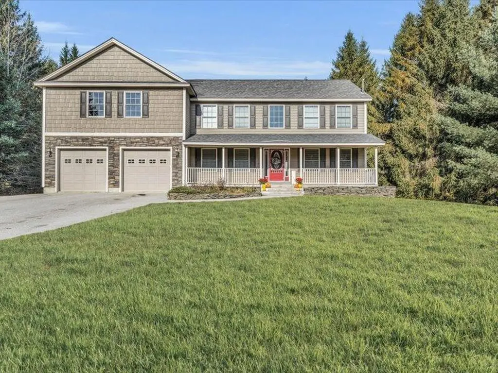 31 Bonnie Lea Drive Hermon ME 04401