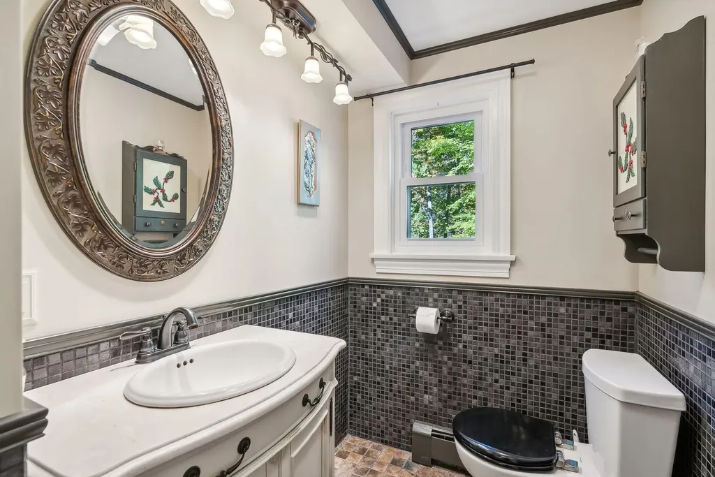 16 Brookside Drive Falmouth ME 04105
