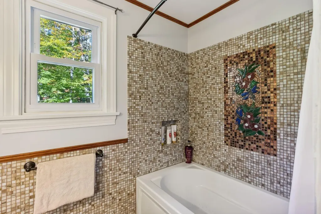 16 Brookside Drive Falmouth ME 04105
