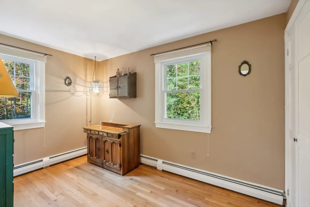 16 Brookside Drive Falmouth ME 04105