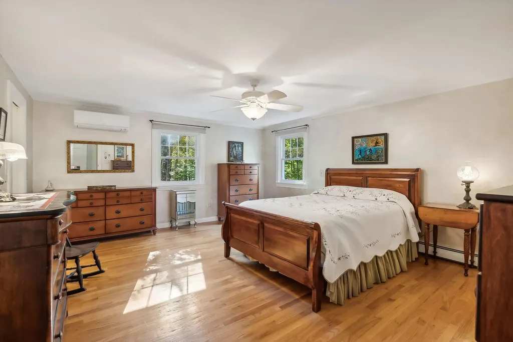 16 Brookside Drive Falmouth ME 04105