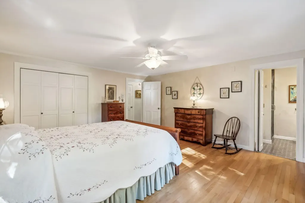 16 Brookside Drive Falmouth ME 04105