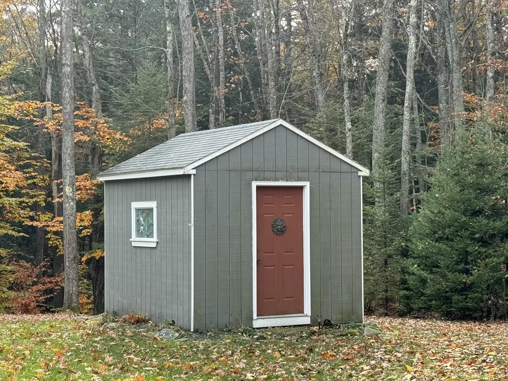 16 Brookside Drive Falmouth ME 04105