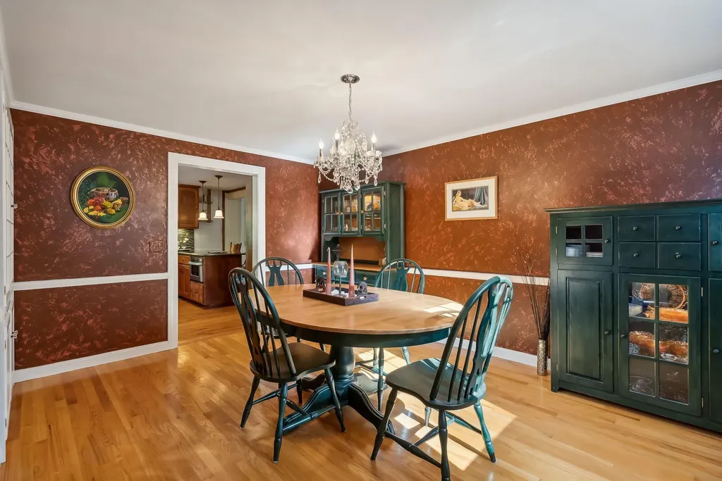 16 Brookside Drive Falmouth ME 04105