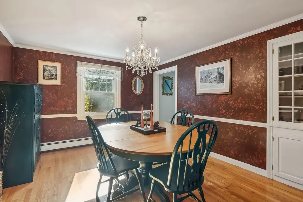 16 Brookside Drive Falmouth ME 04105