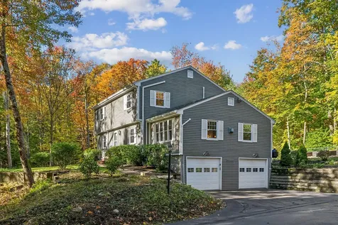 16 Brookside Drive Falmouth ME 04105