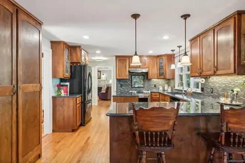 16 Brookside Drive Falmouth ME 04105