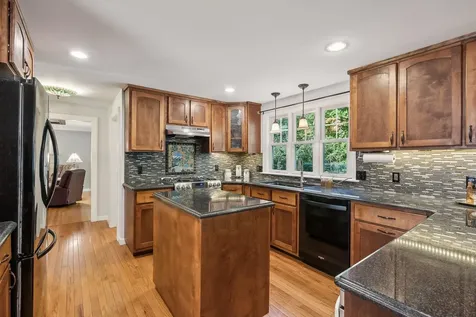 16 Brookside Drive Falmouth ME 04105