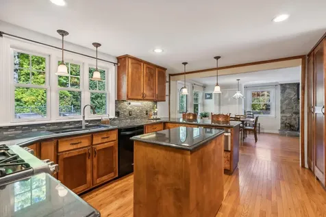 16 Brookside Drive Falmouth ME 04105