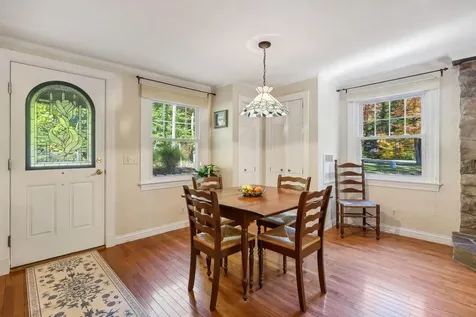 16 Brookside Drive Falmouth ME 04105