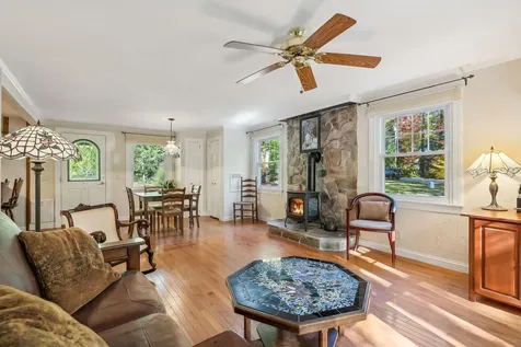 16 Brookside Drive Falmouth ME 04105