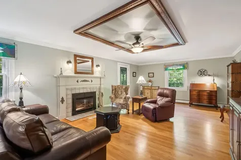 16 Brookside Drive Falmouth ME 04105