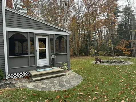 16 Brookside Drive Falmouth ME 04105