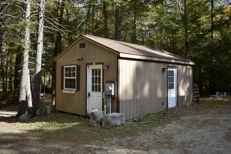 585 River Road Brunswick ME 04011