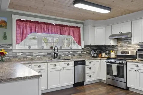 122 River Road Newcastle ME 04553
