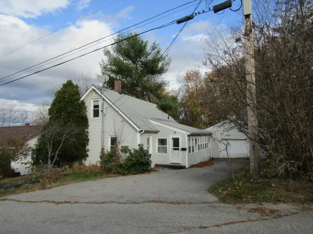 96 Mcnamara Street Lewiston ME 04240