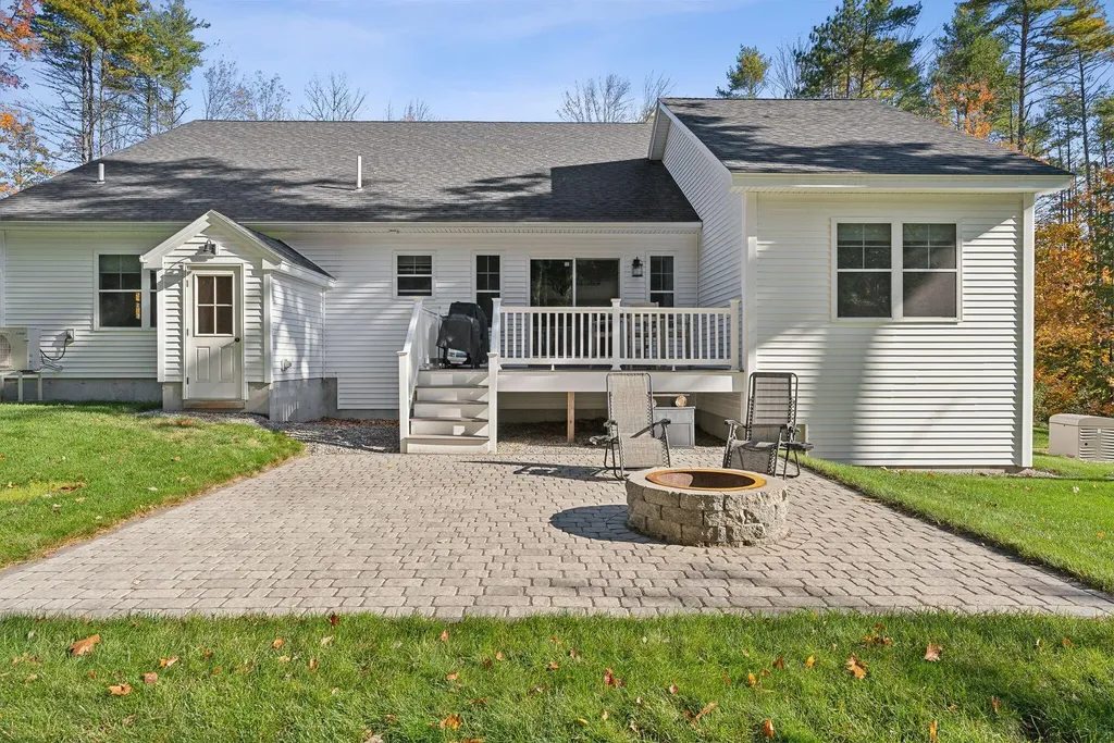 10 Theresa Masse Lane Scarborough ME 04074