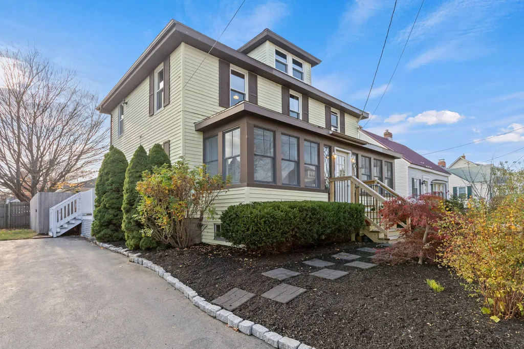 39 Mclean Street South Portland ME 04106
