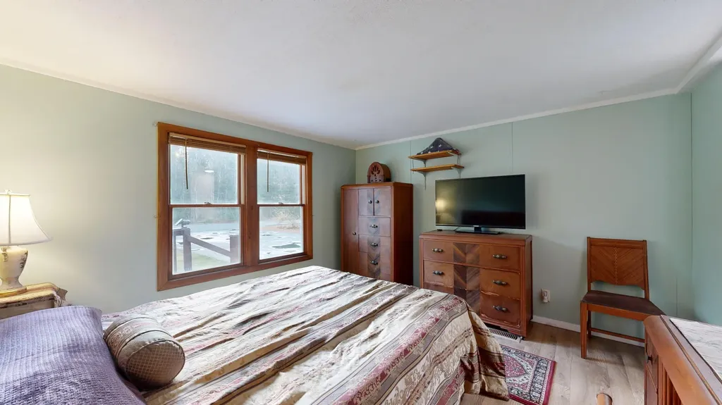 81 Line Road Leeds ME 04263