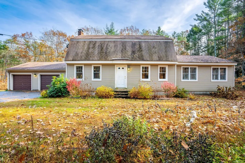 28 Lindan Lane Gray ME 04039