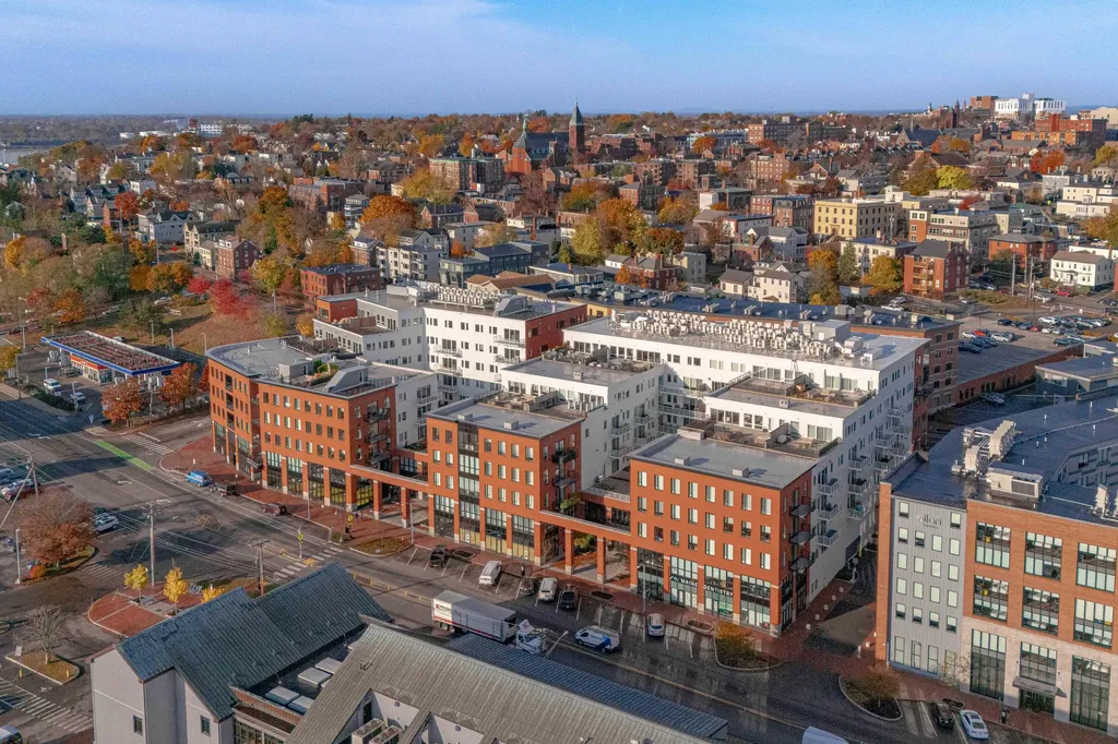 383 Commercial Street Portland ME 04101