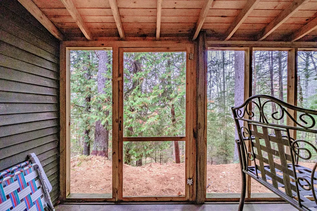 62 Woodward Point Road Brunswick ME 04011