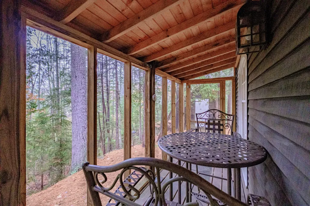 62 Woodward Point Road Brunswick ME 04011