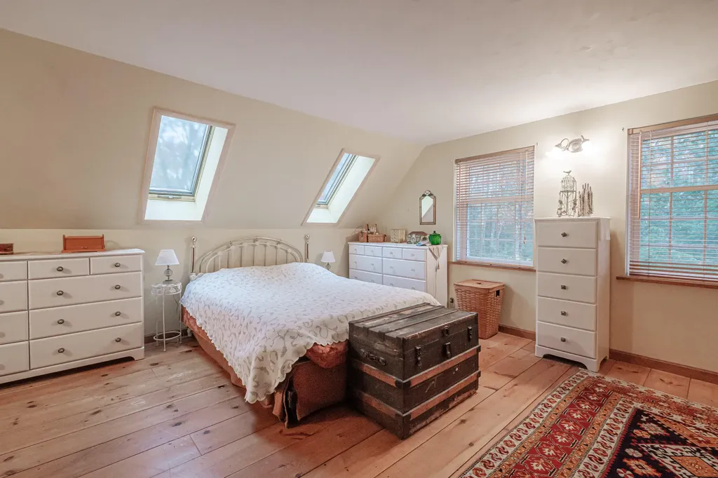 62 Woodward Point Road Brunswick ME 04011