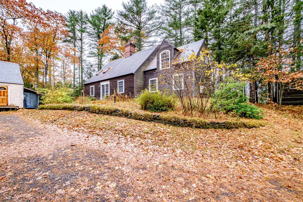 62 Woodward Point Road Brunswick ME 04011