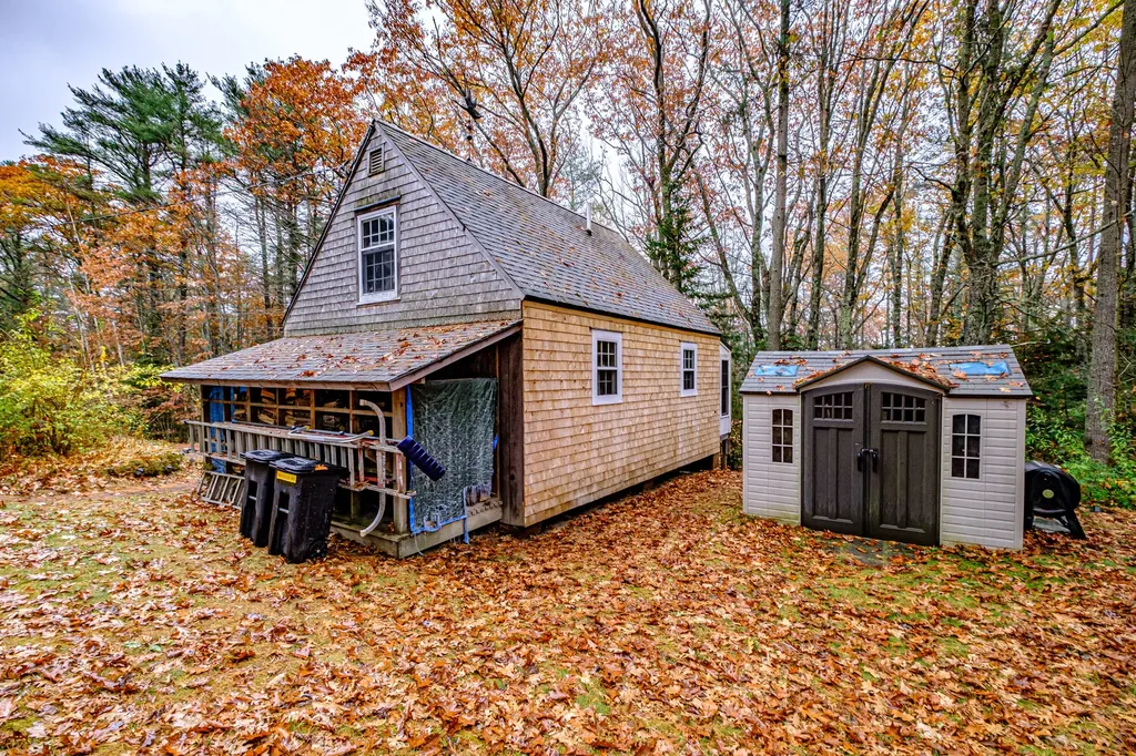62 Woodward Point Road Brunswick ME 04011