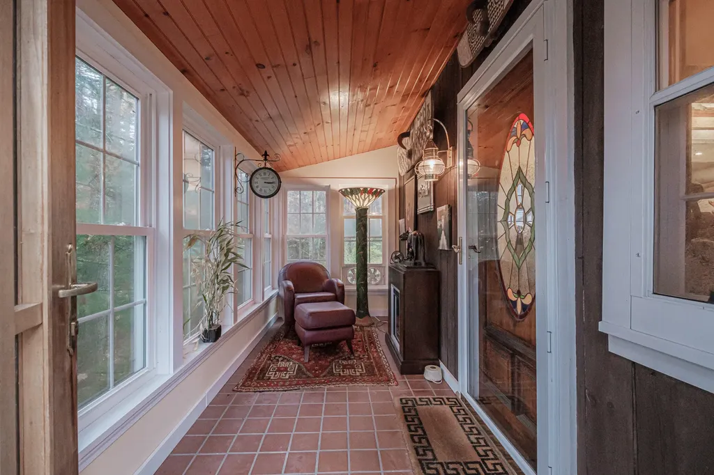 62 Woodward Point Road Brunswick ME 04011