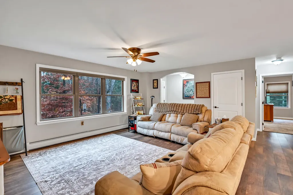46 Woodland Drive West Gardiner ME 04345