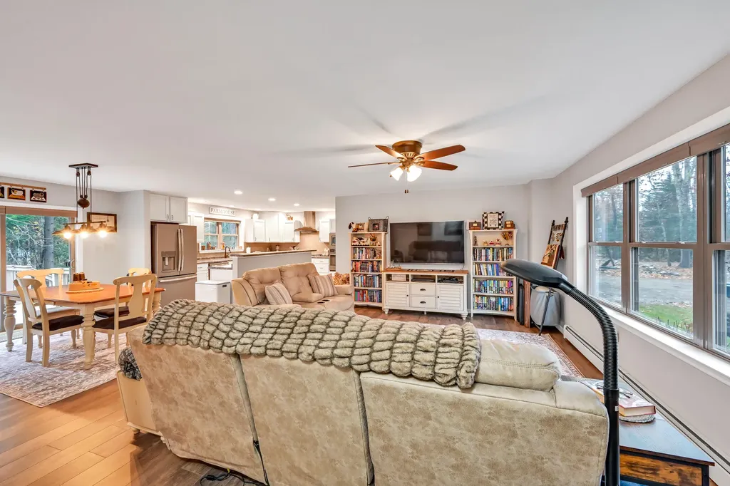 46 Woodland Drive West Gardiner ME 04345