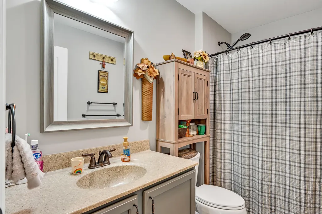 46 Woodland Drive West Gardiner ME 04345
