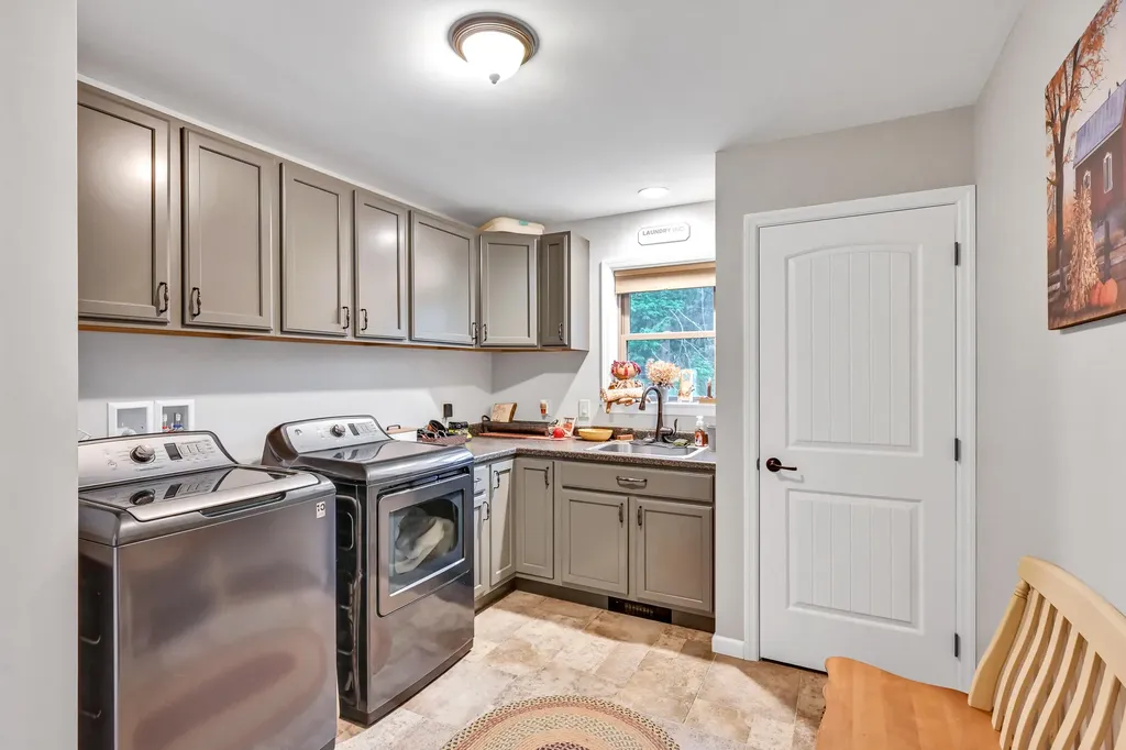 46 Woodland Drive West Gardiner ME 04345